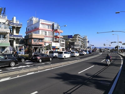 日本車輛靠左還是靠右？